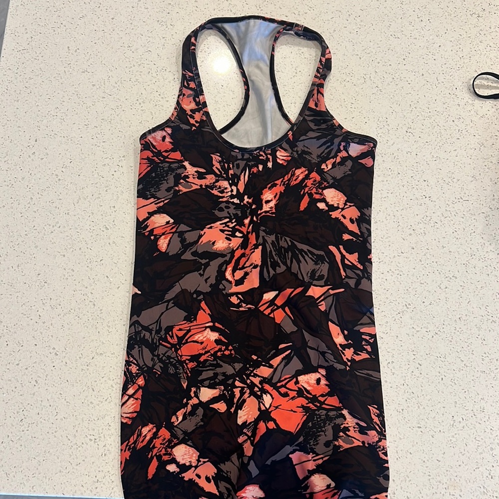 Lululemon tank top size 4